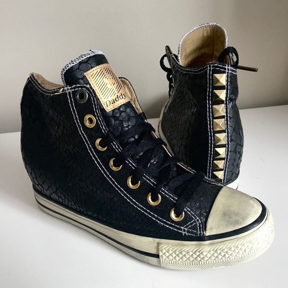 Hidden wedge high tops